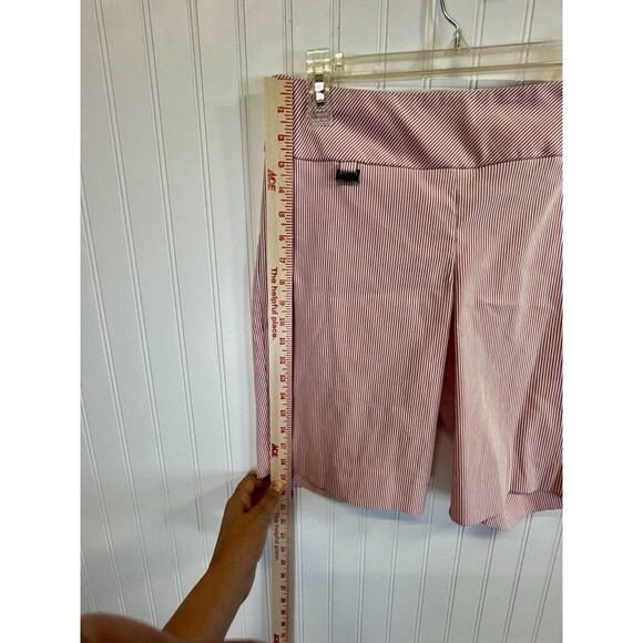 Peck and Peck Pull On Walking Shorts Red/White Pinstripe. Stretch Womens Sz 10. - Picture 4 of 8